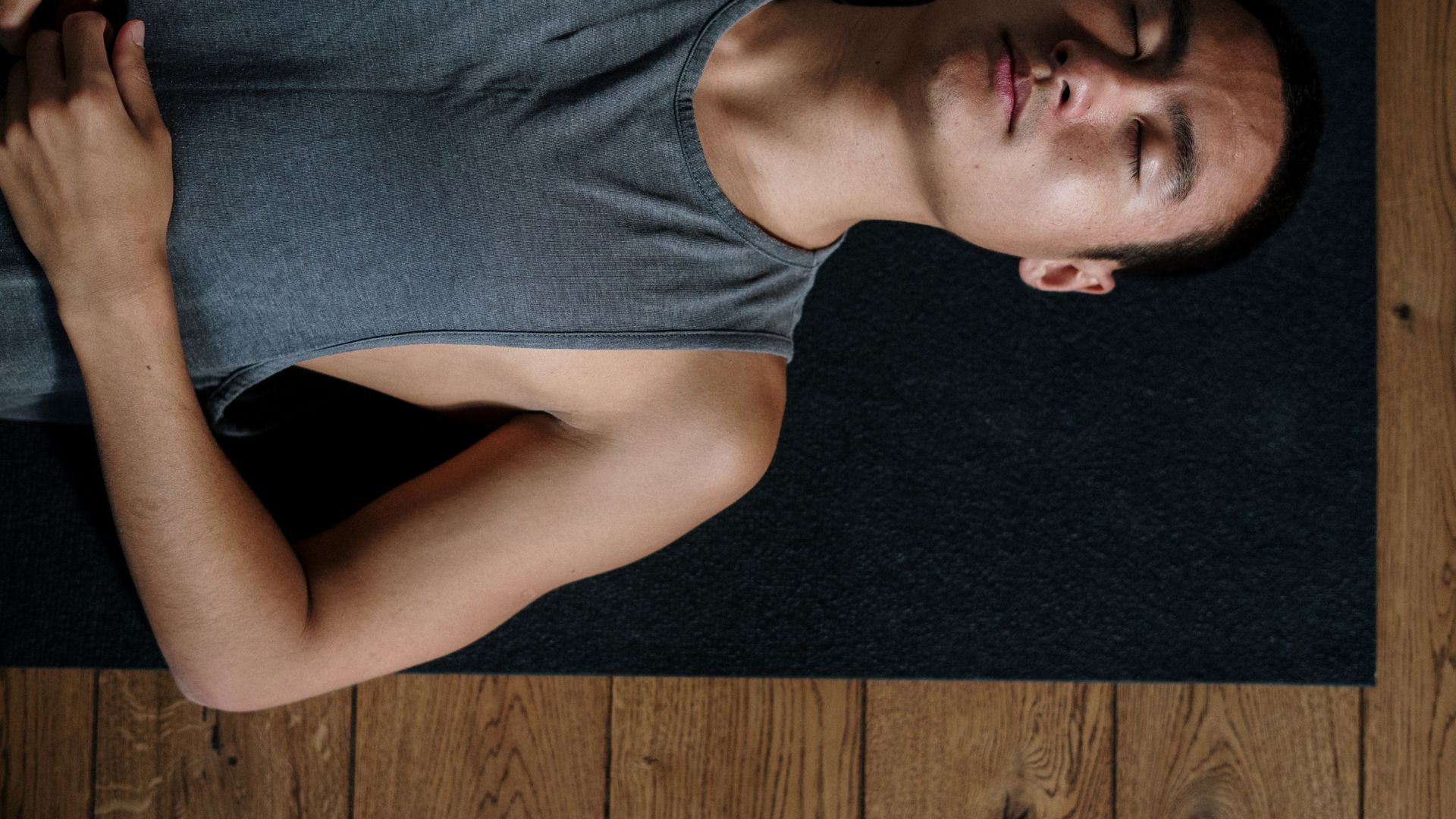 La magia de la postura Savasana: relajación total postura Savasana